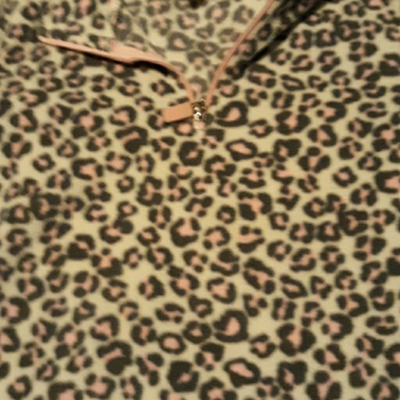 🐆Girls pullover top🐆 - Picture 3 of 4